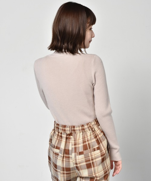 RETRO GIRL(レトロガール)の「リブタートルニット(ニット/セーター・レディース・ライトグレー/ブラック/オフホワイト/グリーン/マスタード・FREE)」の13枚目の写真