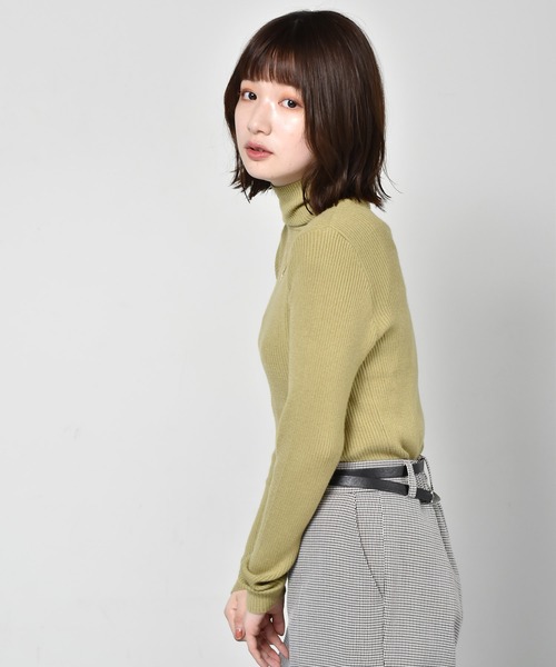 RETRO GIRL(レトロガール)の「リブタートルニット(ニット/セーター・レディース・ライトグレー/ブラック/オフホワイト/グリーン/マスタード・FREE)」の14枚目の写真