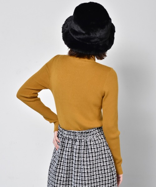 RETRO GIRL(レトロガール)の「リブタートルニット(ニット/セーター・レディース・ライトグレー/ブラック/オフホワイト/グリーン/マスタード・FREE)」の17枚目の写真