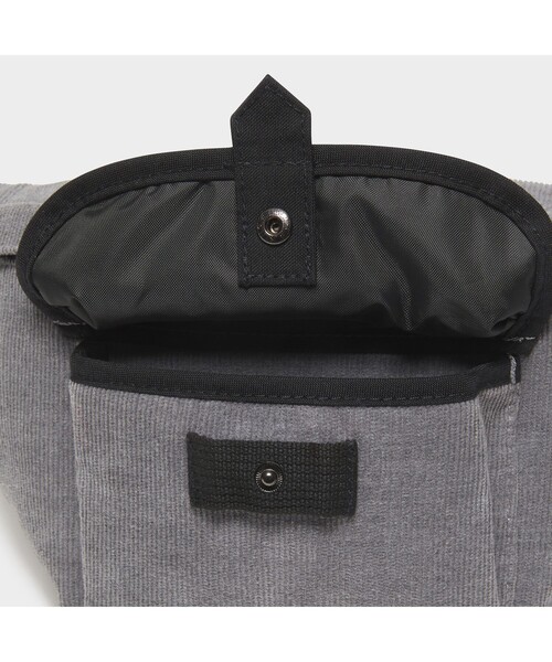 AIGLE（エーグル）の「ミュルーズ コーデュロイ ウェストバッグ（ボディバッグ/ウエストポーチ・レディース・ベージュ/グレー・FREE）」の17枚目の写真