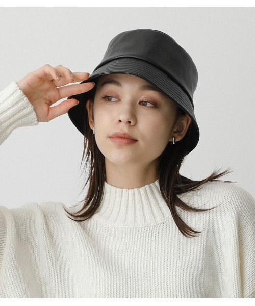 AZUL by moussy（アズールバイマウジー）の「FAUX LEATHER BUCKET HAT/フェイクレザーバケットハット（ハット・レディース・ブラック/ベージュ/ライトグリーン・FREE）」の6枚目の写真