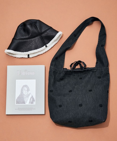 MADEMOISELLE ROPE'(マドモアゼル ロペ)の「フラワー刺繍デニムトートバッグ(トートバッグ・レディース・ブラック/ブラウン系その他2/ブラック系その他/ブラウン系その他3・FREE)」の6枚目の写真