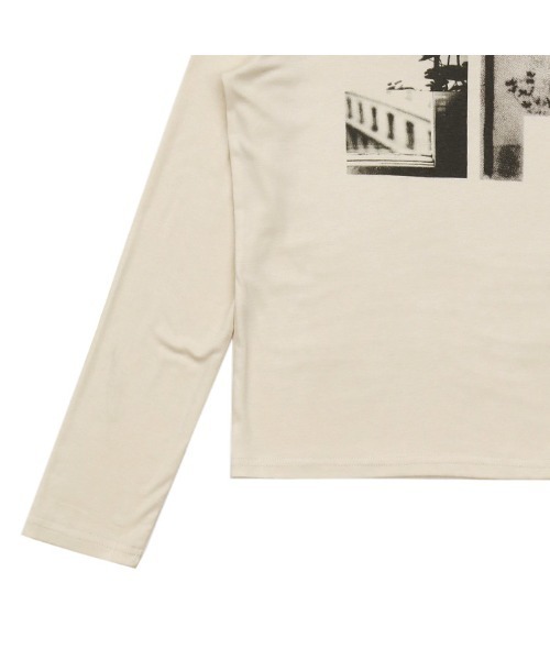 select MOCA(セレクトモカ)の「グラフィックプリントロングTシャツ(Tシャツ/カットソー・レディース・ホワイト/ブルー/ライトベージュ・FREE)」の9枚目の写真
