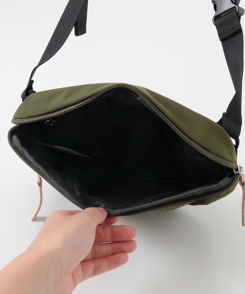 ITEMS URBANRESEARCH（アイテムズ アーバンリサーチ）の「HEAD LIGHT　バッグ（ボディバッグ/ウエストポーチ・メンズ・カーキ・ONE）」の7枚目の写真