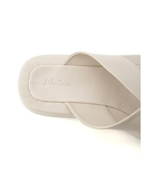 Mila Owen（ミラオーウェン）の「ワイドトングサンダル