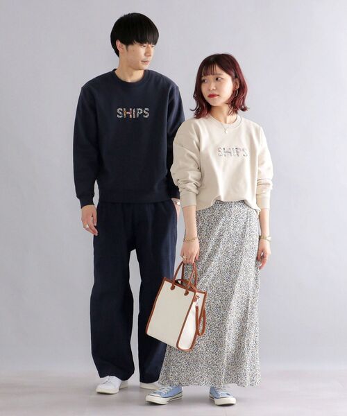 SHIPS（シップス）の「*SHIPS: LIBERTY プリント SHIPS ロゴ ユニセックス クルーネック スウェット （トレーナー）（スウェット・メンズ・ブラック/ベージュ/ネイビー/グレー・SMALL/MEDIUM/LARGE/X-LARGE）」の3枚目の写真