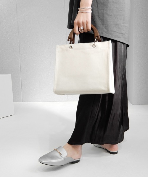 alala（アララ）の「ビットブローファー/バックレスローファー　◇（ローファー・レディース・ベージュ/ブラック/シルバー・L/LL/M/S）」の6枚目の写真