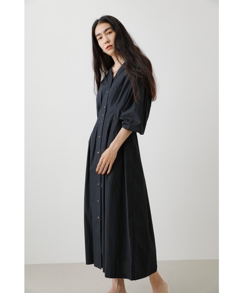 crie conforto(クリーコンフォルト)の「きざみ衿ウエストタックワンピース(ワンピース・レディース・ブラック/ベージュ/オレンジ・SMALL/MEDIUM/LARGE)」の2枚目の写真