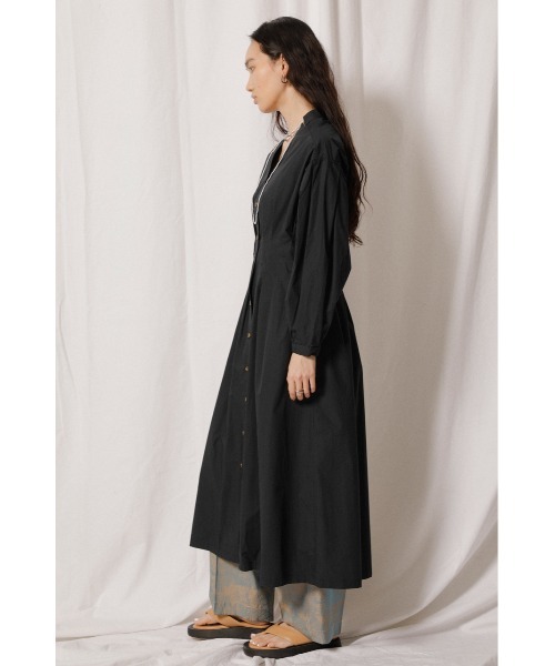 crie conforto(クリーコンフォルト)の「きざみ衿ウエストタックワンピース(ワンピース・レディース・ブラック/ベージュ/オレンジ・SMALL/MEDIUM/LARGE)」の15枚目の写真