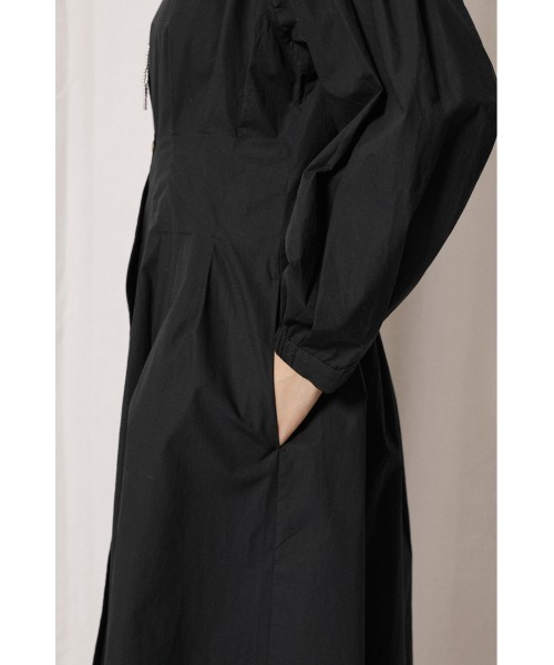 crie conforto(クリーコンフォルト)の「きざみ衿ウエストタックワンピース(ワンピース・レディース・ブラック/ベージュ/オレンジ・SMALL/MEDIUM/LARGE)」の18枚目の写真