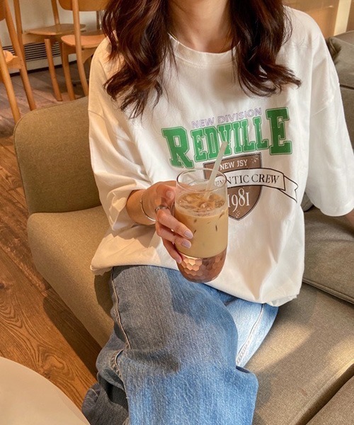 BASQUE magenta（バスクマゼンタ）の「REDVILLE LOGO CREW NECK T-SHIRTS /ビッグシルエット カレッジロゴ 半袖Tシャツ（Tシャツ/カットソー・レディース・ホワイト/グリーン/ブラック・FREE）」の5枚目の写真