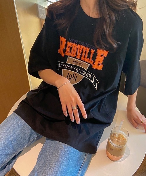 BASQUE magenta（バスクマゼンタ）の「REDVILLE LOGO CREW NECK T-SHIRTS /ビッグシルエット カレッジロゴ 半袖Tシャツ（Tシャツ/カットソー・レディース・ホワイト/グリーン/ブラック・FREE）」の10枚目の写真