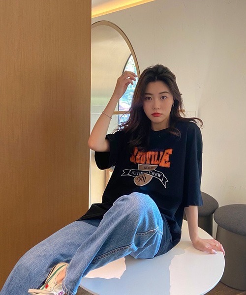 BASQUE magenta（バスクマゼンタ）の「REDVILLE LOGO CREW NECK T-SHIRTS /ビッグシルエット カレッジロゴ 半袖Tシャツ（Tシャツ/カットソー・レディース・ホワイト/グリーン/ブラック・FREE）」の12枚目の写真