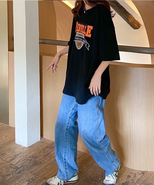 BASQUE magenta（バスクマゼンタ）の「REDVILLE LOGO CREW NECK T-SHIRTS /ビッグシルエット カレッジロゴ 半袖Tシャツ（Tシャツ/カットソー・レディース・ホワイト/グリーン/ブラック・FREE）」の16枚目の写真