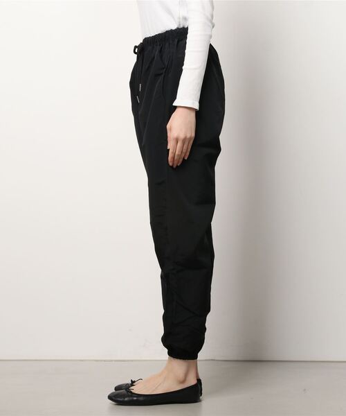 Figments（フィグメンツ）の「ナイロントラックパンツ（その他パンツ・レディース・ブラック/グレー・FREE）」の5枚目の写真