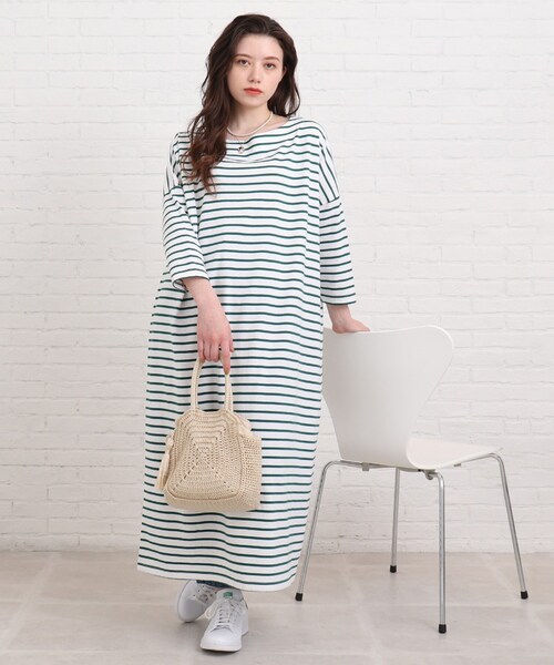 SHOO・LA・RUE(シューラルー)の「◆ビッグシルエットロングワンピース(ワンピース・レディース・ホワイト系その他3/グリーン系その他4/ブルー系2/ブラック・00)」の5枚目の写真
