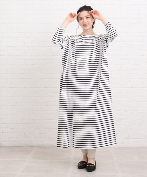 SHOO・LA・RUE(シューラルー)の「◆ビッグシルエットロングワンピース(ワンピース・レディース・ホワイト系その他3/グリーン系その他4/ブルー系2/ブラック・00)」の16枚目の写真
