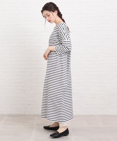 SHOO・LA・RUE(シューラルー)の「◆ビッグシルエットロングワンピース(ワンピース・レディース・ホワイト系その他3/グリーン系その他4/ブルー系2/ブラック・00)」の17枚目の写真