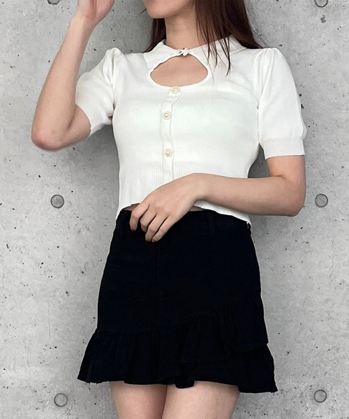 titty＆Co. PETIT by poyo（ティティーアンドコープティバイポヨ）の「【titty&Co.PETIT by POYO】デコルテオープンニットトップス（ニット/セーター・レディース・ホワイト/ブラック・FREE）」の4枚目の写真