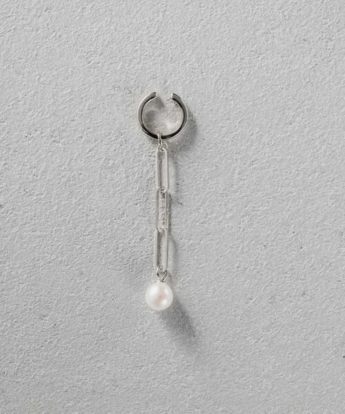 and cloud（アンドクラウド）の「Pearl 2way Chain Earring / Single（イヤリング・レディース・ブラック/シルバー/イエローゴールド・FREE）」の4枚目の写真