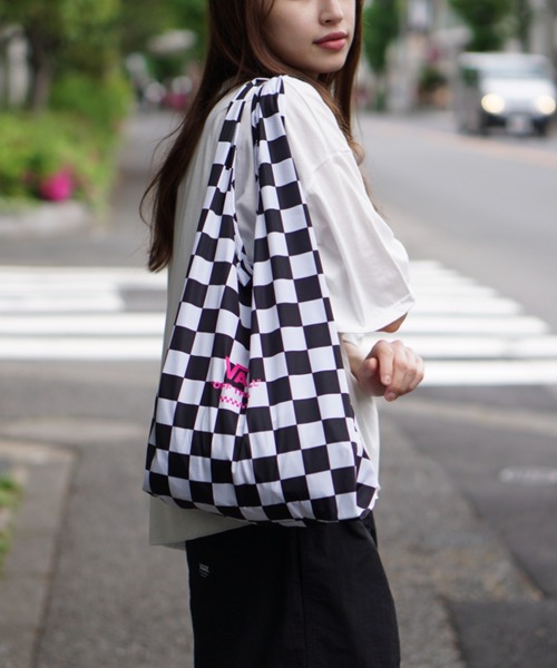 VANS（バンズ）の「VANS/ヴァンズ SHOPPER BAG ショッパーバッグ（エコバッグ/サブバッグ・メンズ・ブラック/ブラック×ホワイト・FREE）」の2枚目の写真