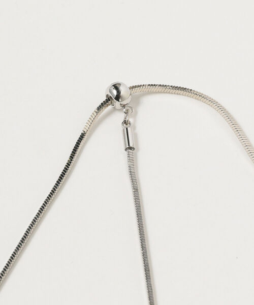 Ray BEAMS（レイビームス）の「Ray BEAMS / 角 スネーク スライド ネックレス（ネックレス・レディース・シルバー/ゴールド・ONE SIZE）」の6枚目の写真