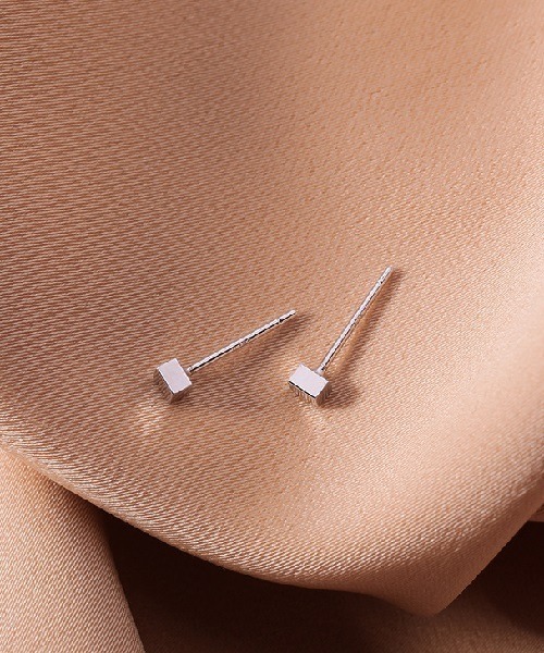 Ritomo De Ricco（リトモ・デ・リコ）の「オールシルバー925　スターリングシルバー　シンプルピアス（ピアス（両耳用）・レディース・A/B・SMALL）」の4枚目の写真