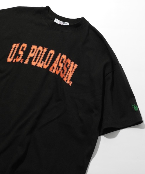U.S. POLO ASSN.（ユーエスポロアッスン）の「【U.S. POLO ASSN.】USPOLO カレッジロゴ刺繍&袖ワンポイントロゴ Tシャツ（Tシャツ/カットソー・メンズ・ホワイト系/ホワイト系2/ブラック系/ブラック系2/グリーン系/グリーン系2/ネイビー系/ネイビー系2・S/M/L）」の5枚目の写真