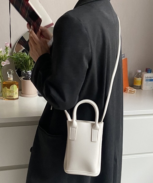 Fun & Daily（ファンアンドデイリー）の「F&D : マイクロショルダーバッグ（ショルダーバッグ・レディース・ホワイト/ブラック・FREE）」の10枚目の写真