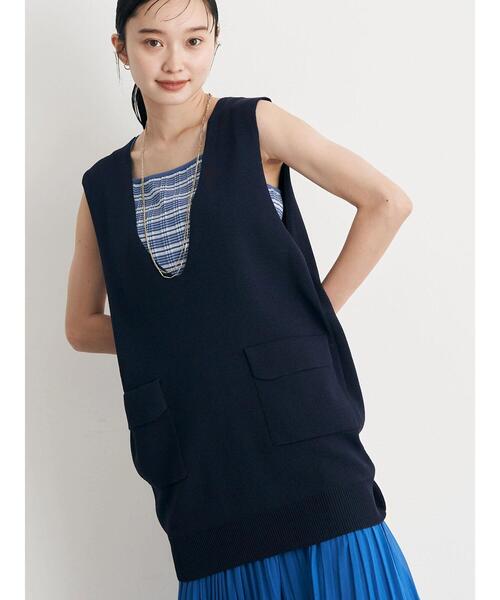 earth music&ecology（アースミュージックアンドエコロジー）の「深Vネックロングニットベスト（ベスト・レディース・オフホワイト/ダークネイビー/ダークグリーン・FREE）」の8枚目の写真