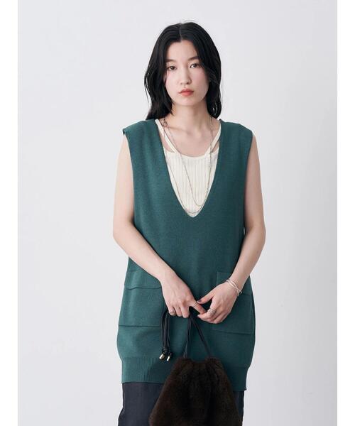 earth music&ecology（アースミュージックアンドエコロジー）の「深Vネックロングニットベスト（ベスト・レディース・オフホワイト/ダークネイビー/ダークグリーン・FREE）」の13枚目の写真