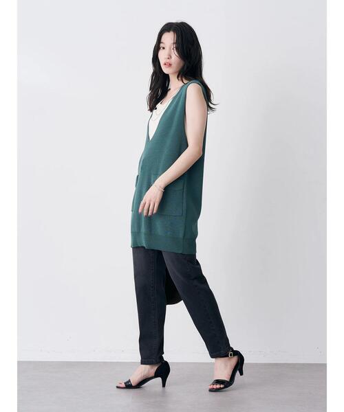 earth music&ecology（アースミュージックアンドエコロジー）の「深Vネックロングニットベスト（ベスト・レディース・オフホワイト/ダークネイビー/ダークグリーン・FREE）」の19枚目の写真