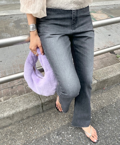 SHENERY（シーナリー）の「カットオフフレアデニムパンツ(Black)（デニムパンツ・レディース・ブラック・38/36）」の11枚目の写真