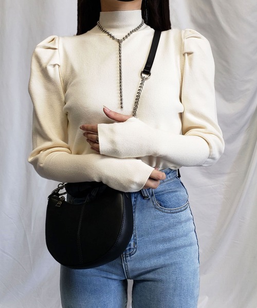 me+em select(ミームセレクト)の「ハイネックタックパフスリーブ指穴ニットトップス(ニット/セーター・レディース・ブラック/ベージュ/レッド・FREE)」の3枚目の写真