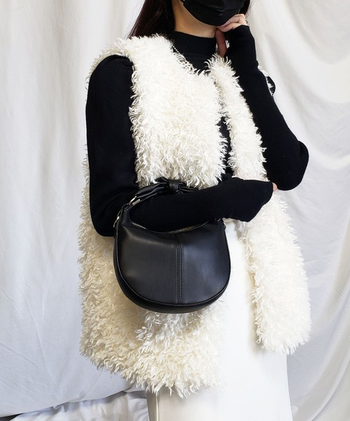 me+em select(ミームセレクト)の「ハイネックタックパフスリーブ指穴ニットトップス(ニット/セーター・レディース・ブラック/ベージュ/レッド・FREE)」の11枚目の写真