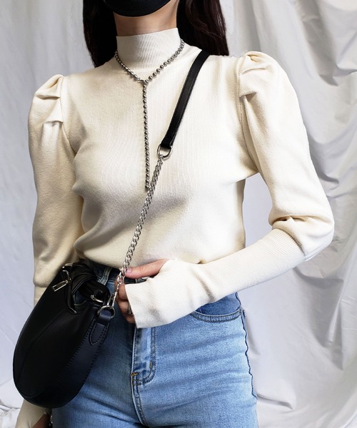 me+em select(ミームセレクト)の「ハイネックタックパフスリーブ指穴ニットトップス(ニット/セーター・レディース・ブラック/ベージュ/レッド・FREE)」の17枚目の写真