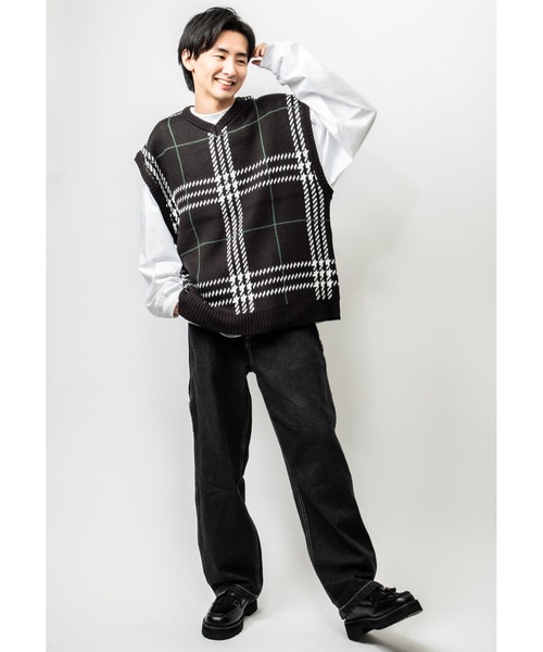 Beno（ビーノ）の「Wジャガード 大柄アソート オーバーシルエット ニットベスト（ベスト・メンズ・ブラック/ブルー/グリーン/マスタード/ホワイト×ブラック/グレイッシュベージュ・M/L）」の13枚目の写真