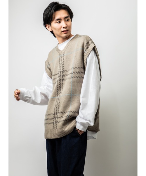 Beno（ビーノ）の「Wジャガード 大柄アソート オーバーシルエット ニットベスト（ベスト・メンズ・ブラック/ブルー/グリーン/マスタード/ホワイト×ブラック/グレイッシュベージュ・M/L）」の18枚目の写真