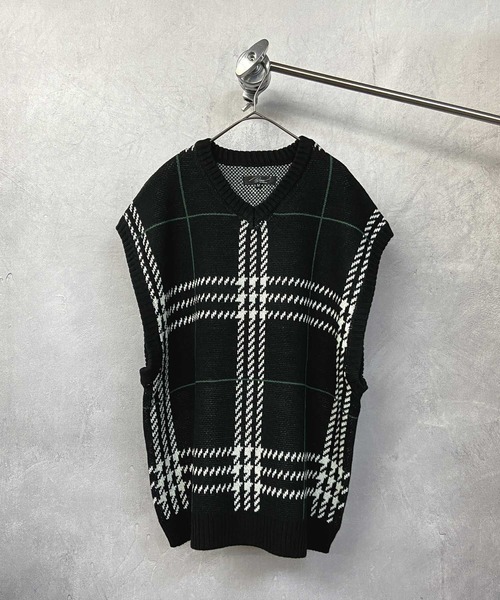 Beno（ビーノ）の「Wジャガード 大柄アソート オーバーシルエット ニットベスト（ベスト・メンズ・ブラック/ブルー/グリーン/マスタード/ホワイト×ブラック/グレイッシュベージュ・M/L）」の16枚目の写真