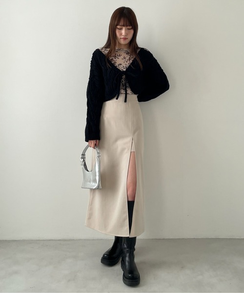 EPIMI E'PIMMY(エピミエピミー)の「ケーブルクロップドボレロカーデ(カーディガン/ボレロ・レディース・ベージュ/モカ/オフホワイト/ブラック・MEDIUM)」の22枚目の写真