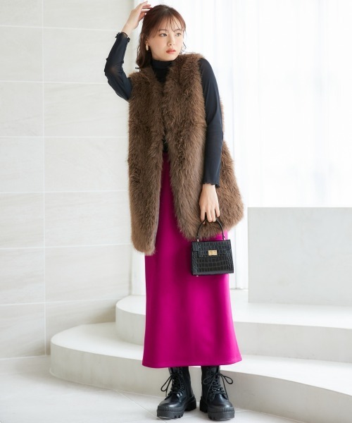 miclat（ミクラ）の「大きいサイズ　カットソロング丈ナロースカート　miclat（スカート・レディース・ブルー/ブラック/ボルドー/ピンク系/グリーン系・L/LL/3L/4L/5L）」の4枚目の写真