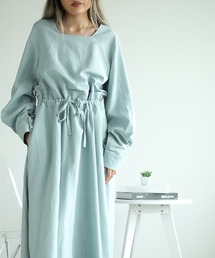ボリューム袖ノーカラーワンピース