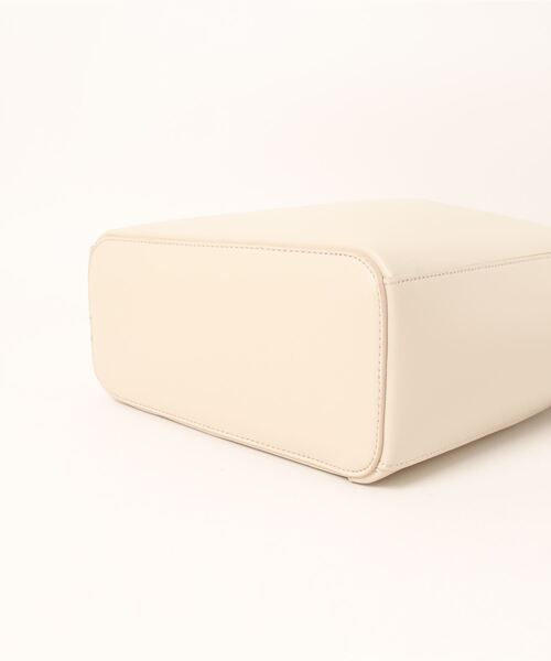 KOBE LETTUCE（コウベレタス）の「[ A4サイズOK ] ワンハンドルショルダースクエアバッグ（トートバッグ・レディース・アイボリー/モカ/チャコール/ブラック・FREE）」の15枚目の写真