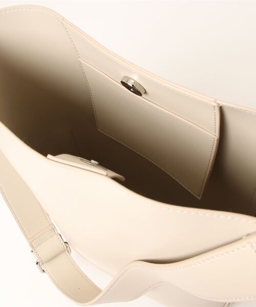 KOBE LETTUCE（コウベレタス）の「[ A4サイズOK ] ワンハンドルショルダースクエアバッグ（トートバッグ・レディース・アイボリー/モカ/チャコール/ブラック・FREE）」の18枚目の写真