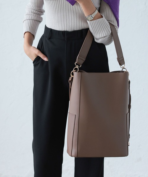 KOBE LETTUCE（コウベレタス）の「[ A4サイズOK ] ワンハンドルショルダースクエアバッグ（トートバッグ・レディース・アイボリー/モカ/チャコール/ブラック・FREE）」の4枚目の写真