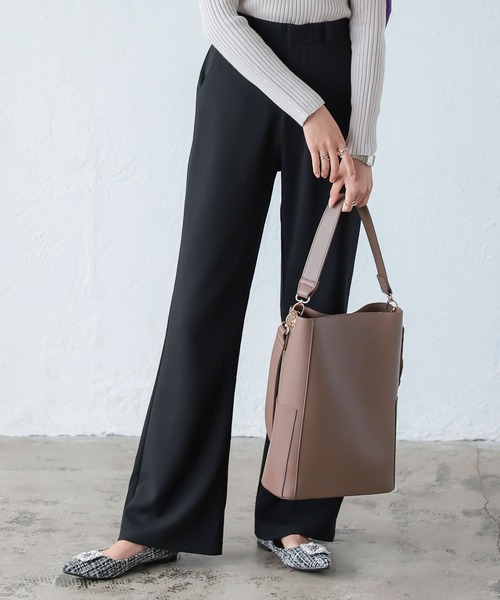 KOBE LETTUCE（コウベレタス）の「[ A4サイズOK ] ワンハンドルショルダースクエアバッグ（トートバッグ・レディース・アイボリー/モカ/チャコール/ブラック・FREE）」の11枚目の写真