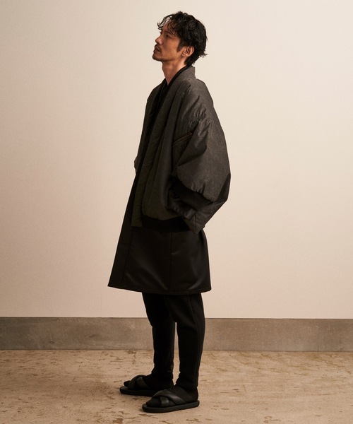 美品　トローヴ　羽織り　和ジャケット　和ローブ　ノーカラー　袴　甚平　黒　2 トローヴの浴衣ライン「和ROBE」からウール地の羽織袴や中綿入り