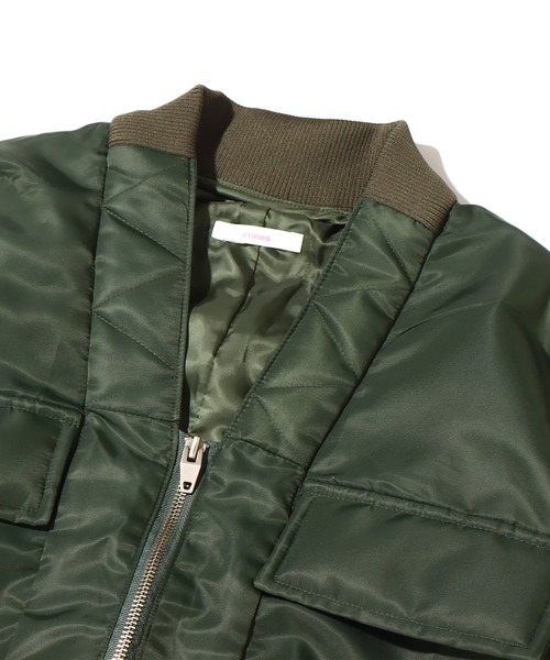 atmos pink(アトモスピンク)の「atmos pink デザインショート MA-1 / アトモスピンク デザインショート エムエーワン(MA-1・レディース・カーキ/ブラック・FREE)」の11枚目の写真