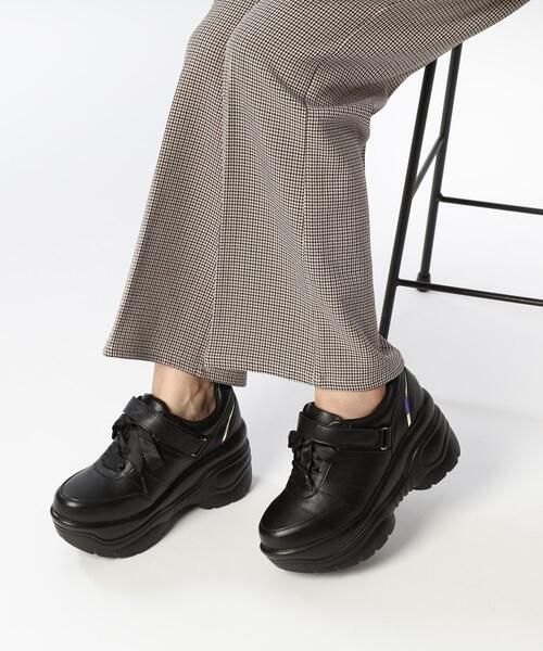cs T&P(シーエスティーアンドピー)の「厚底サテンリボンスニーカー【csT&P】(スニーカー・レディース・ホワイト/ピンク系/ブラック・S/M/L/LL)」の1枚目の写真