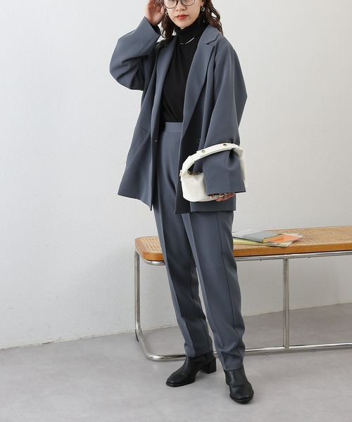 COLONY 2139(コロニートゥーワンスリーナイン)の「WEB限定/一部店舗限定 ストレッチジョーゼットセンタープレスパンツ&ジャケットセットアップ(セットアップ・レディース・アイボリー/ブラック/チャコールグレー/ブラウン・FREE)」の4枚目の写真